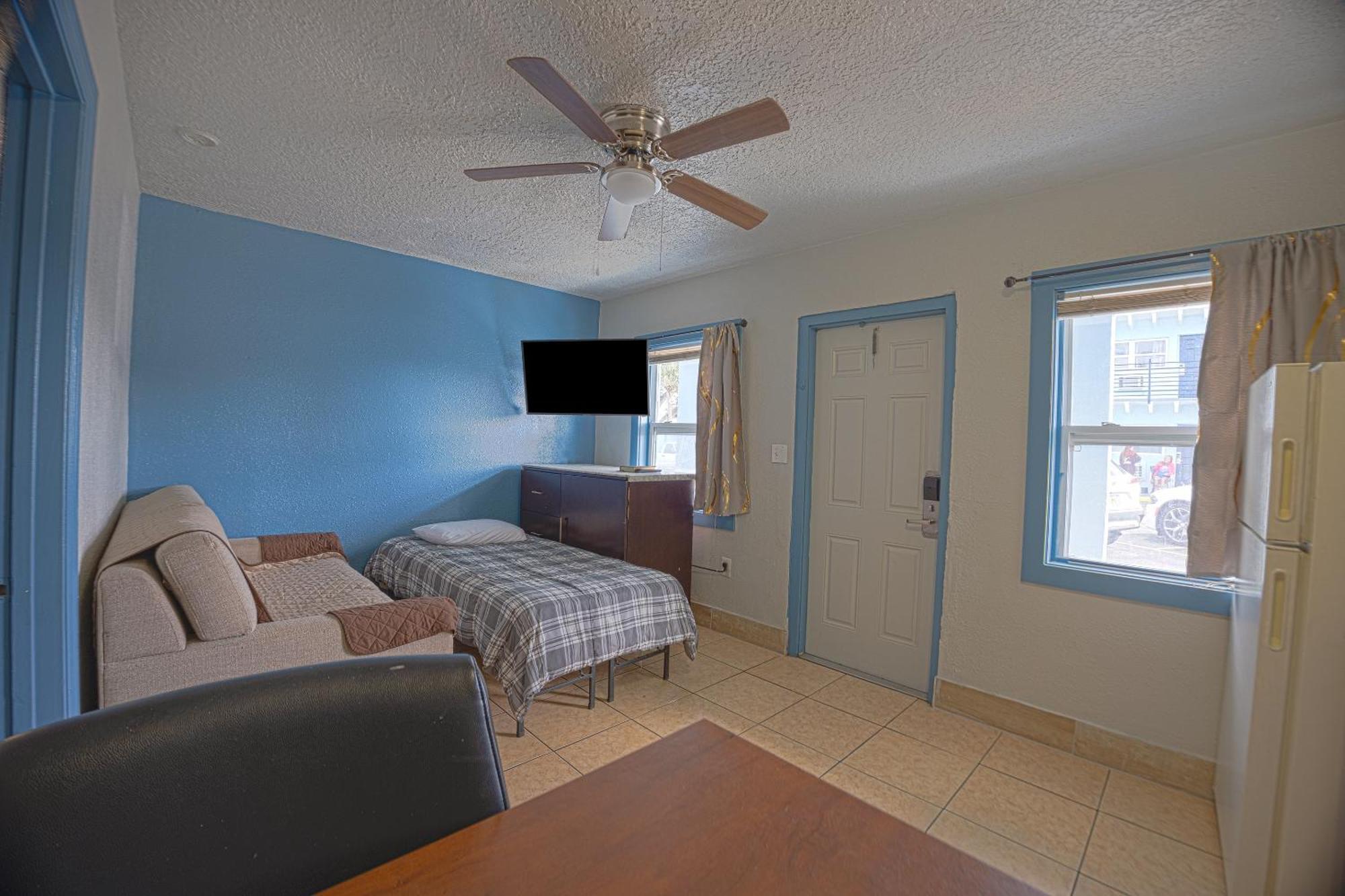 Aladdin Motel Merritt Island Buitenkant foto