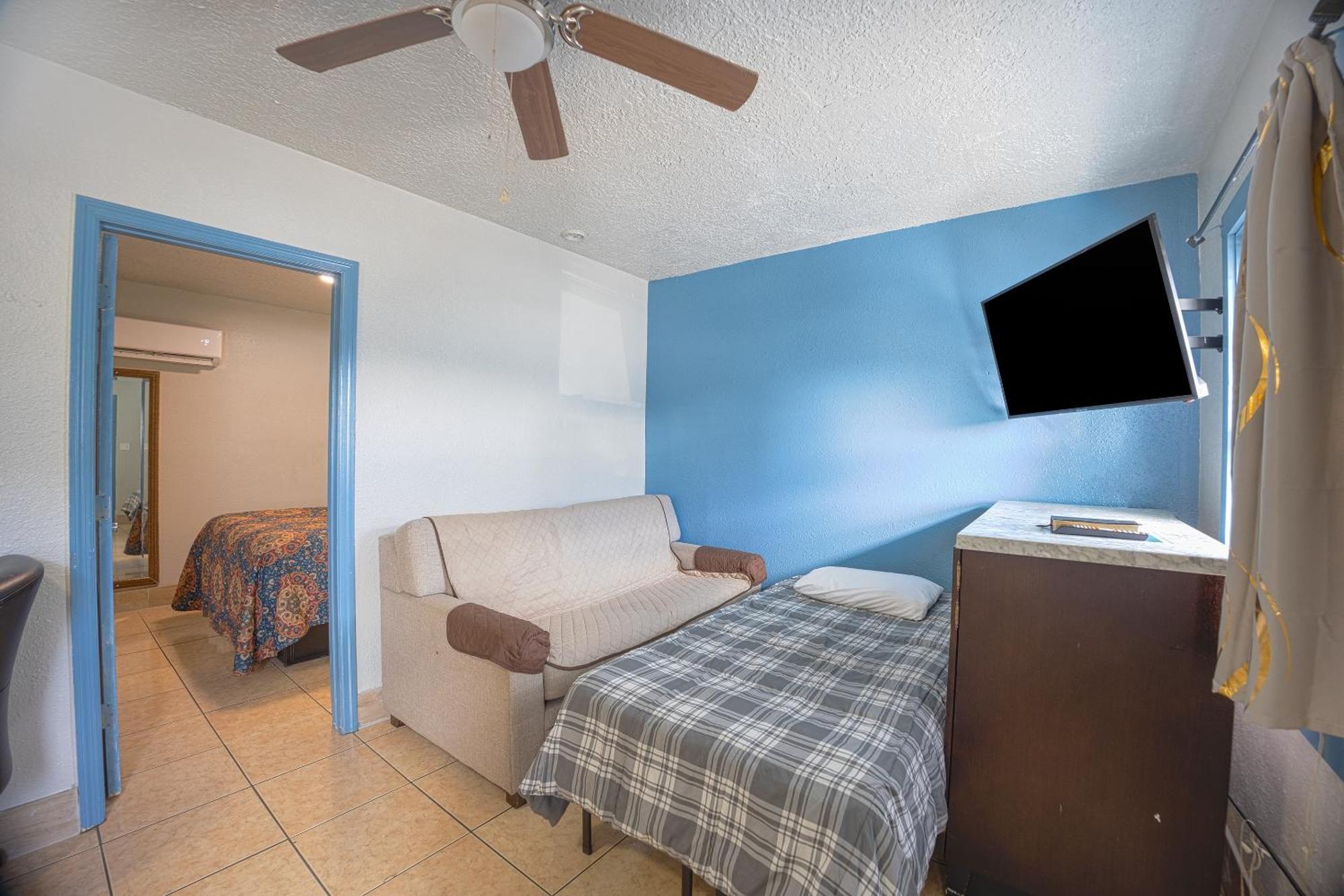 Aladdin Motel Merritt Island Buitenkant foto