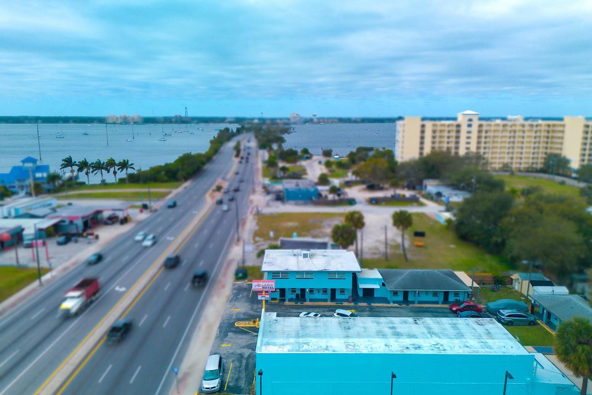 Aladdin Motel Merritt Island Buitenkant foto