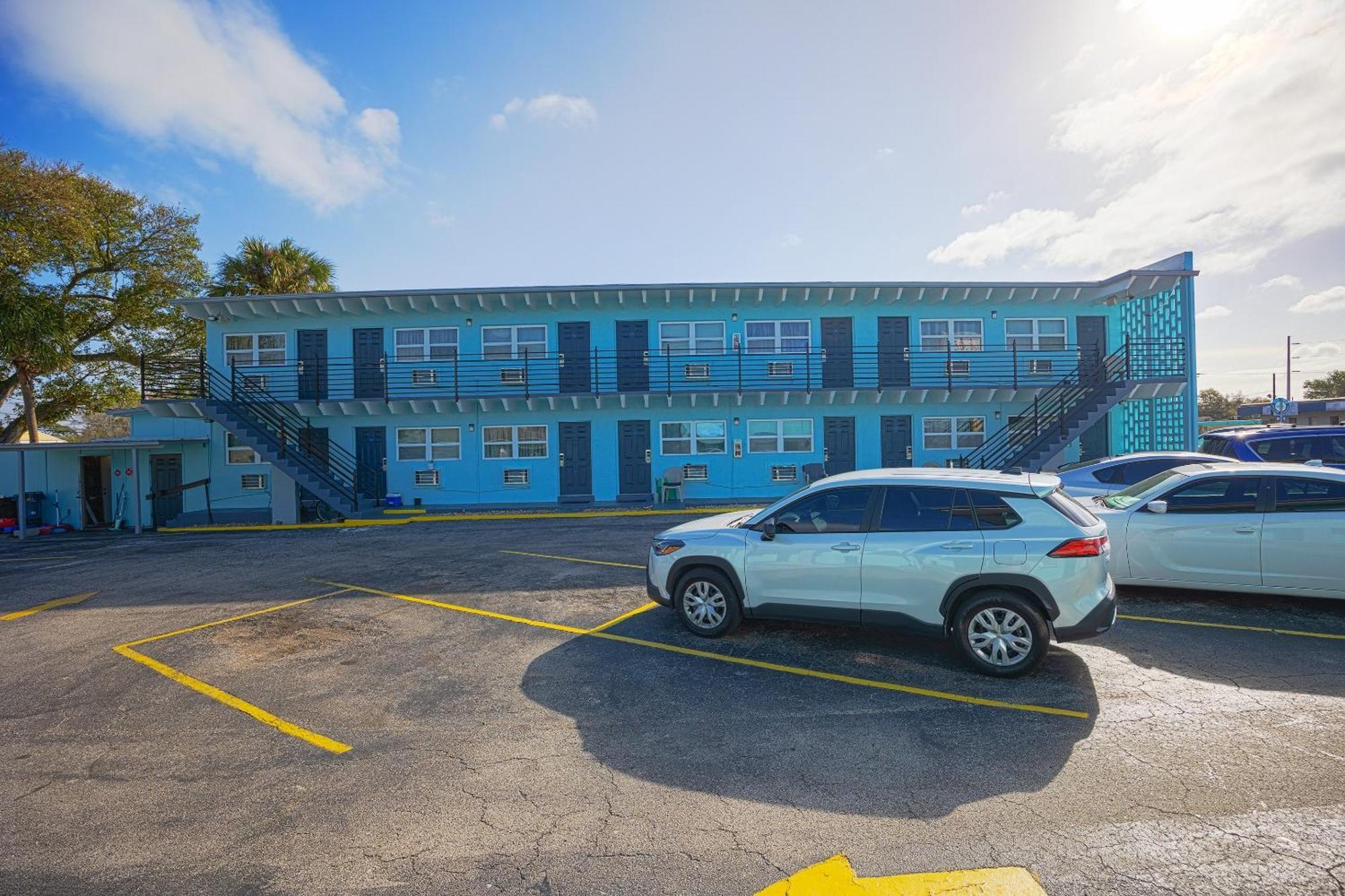 Aladdin Motel Merritt Island Buitenkant foto
