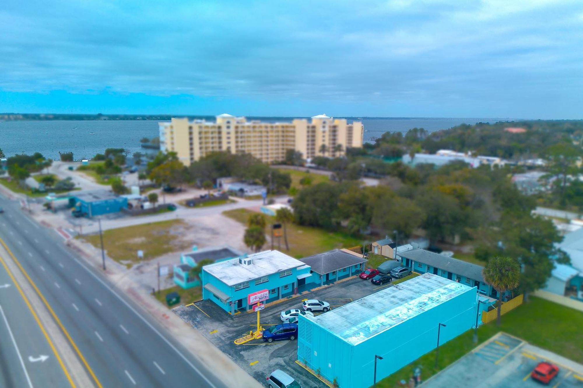 Aladdin Motel Merritt Island Buitenkant foto