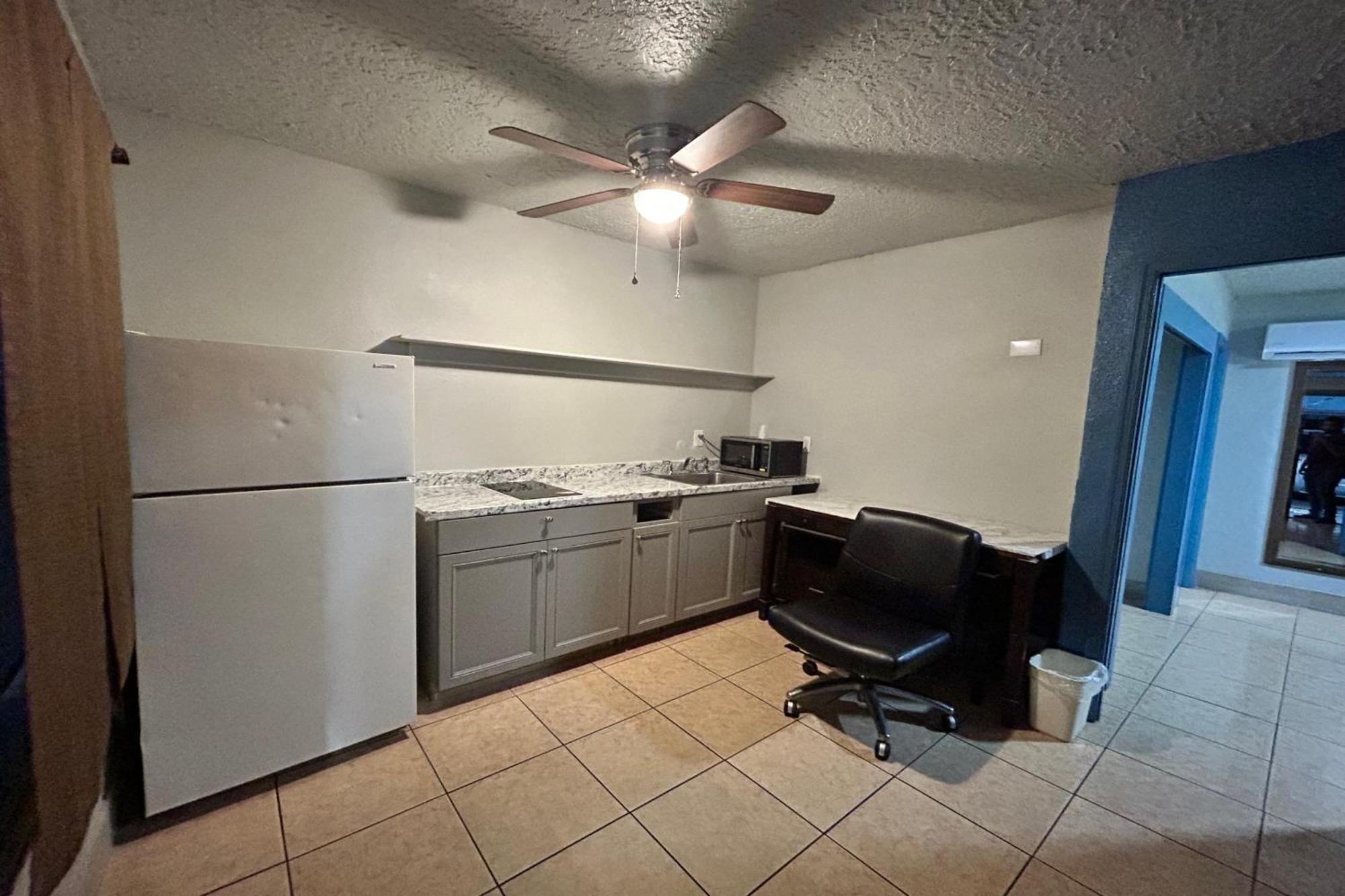 Aladdin Motel Merritt Island Buitenkant foto